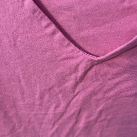 Boden pink soft v neck shirt - Picture 3 of 3